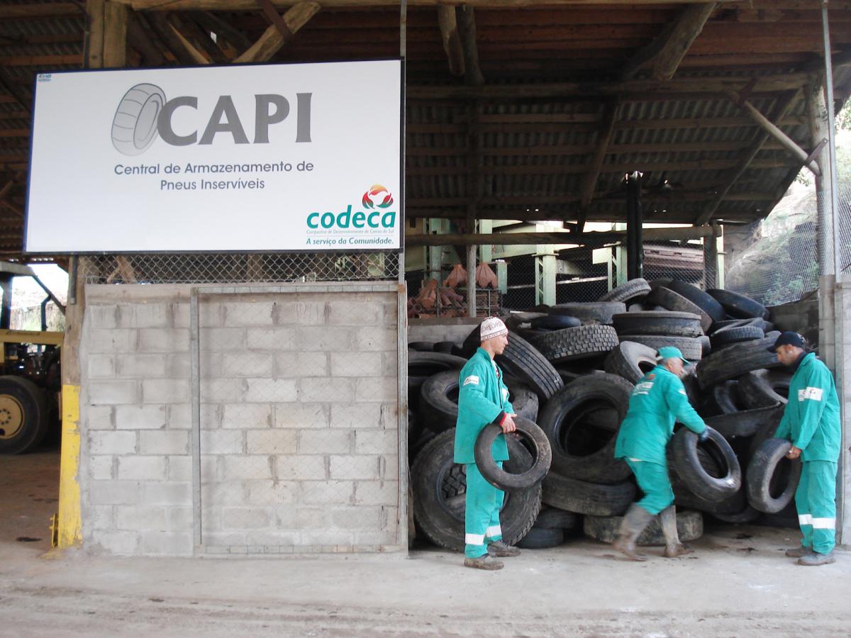 CAPI - Central de Armazenamento de Pneus Inserv�veis